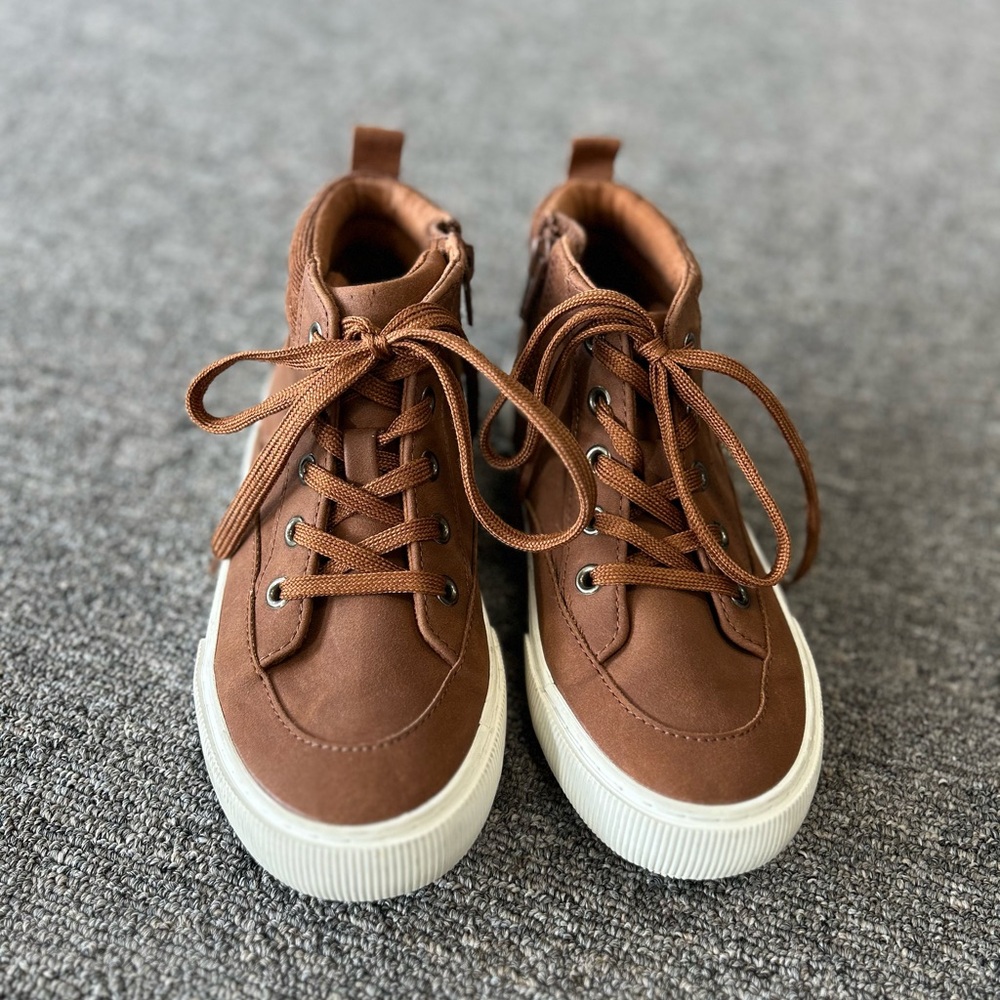 Boys Cat & Jack brown faux leather High-Top Sneakers - Picture 2 of 6